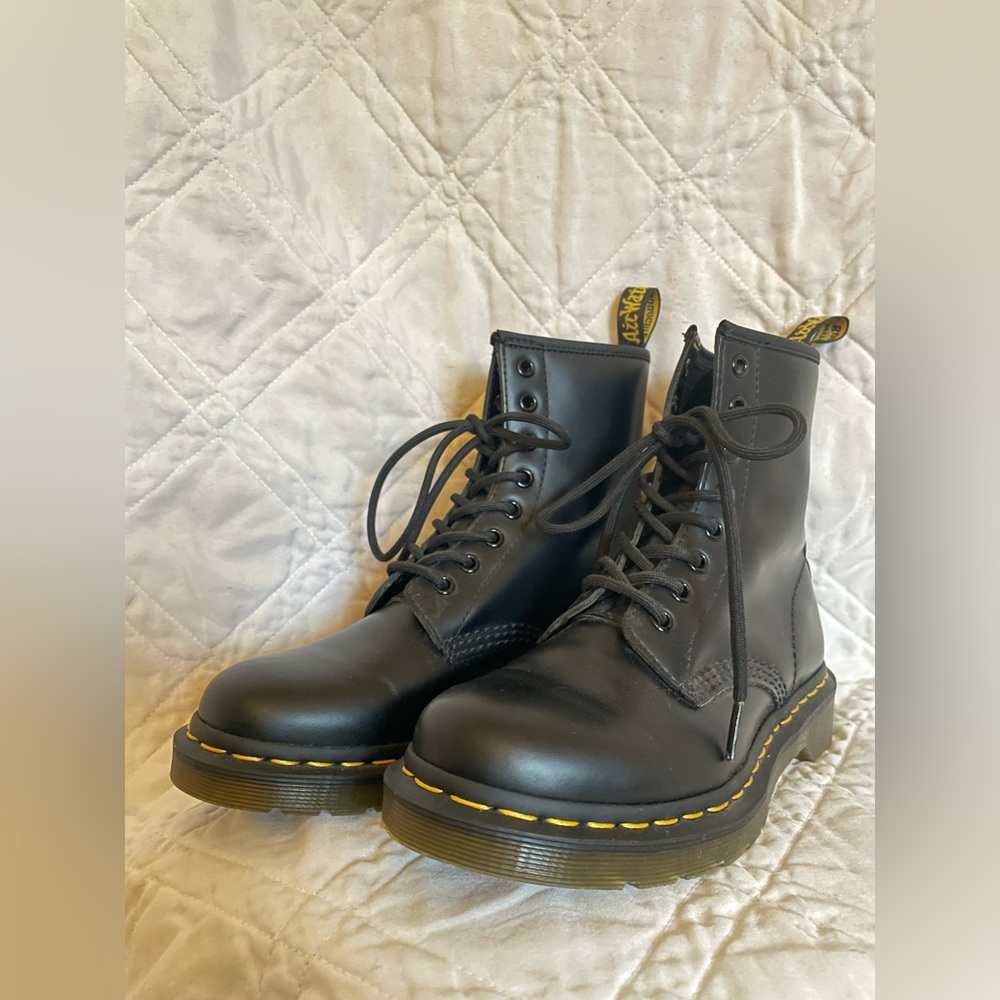 Dr. Martens 1460 boots women’s size 7 {look brand new worn maybe twice}